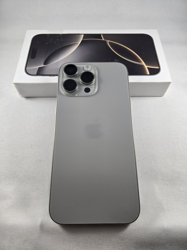 iPhone 16 Pro Max 256gb Natural Titanium AT&T