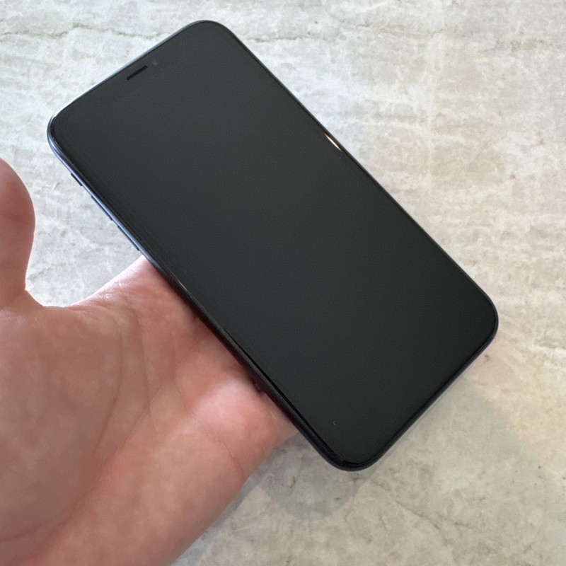 Apple iPhone XR - 64GB (AT&T / CRICKET ONLY) - Works Great - READ DESC!! (#33A) gallery