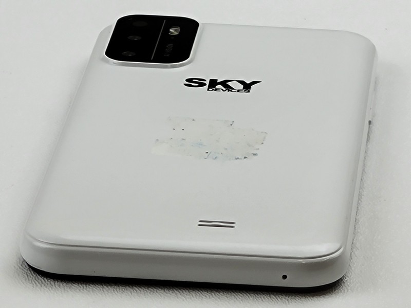 SKY Devices Elite F55 - 8GB - White (GSM Unlocked) Dual SIM Smartphone - H8409 gallery