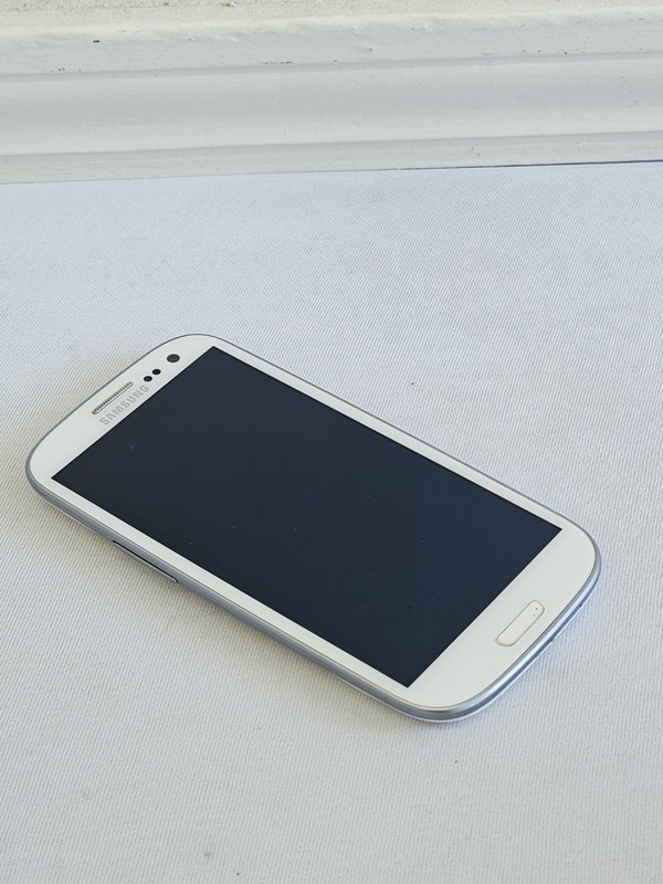 Samsung Galaxy SIII SCH-R530V Carrier – US Cellular Storage – 16GB Micro USB