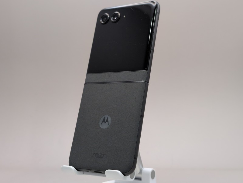 Motorola razr 2024 XT2453-3 256GB Koala Grey T-Mobile Unlocked W088718