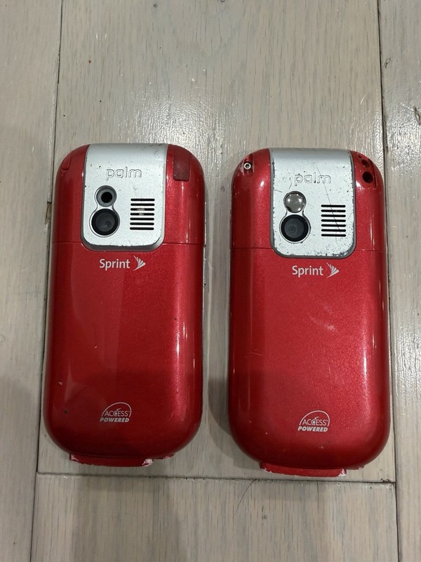 2 Palm Treo Sprint Smartphones Red Vintage Cell Phones For Parts Repair gallery