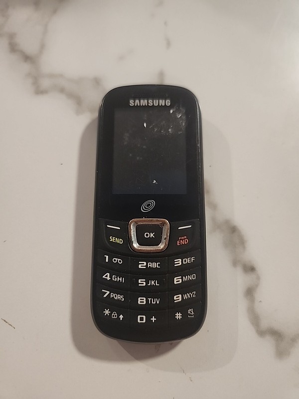 Samsung SGH-S425G- Black Cellular Phone- As Is Untested