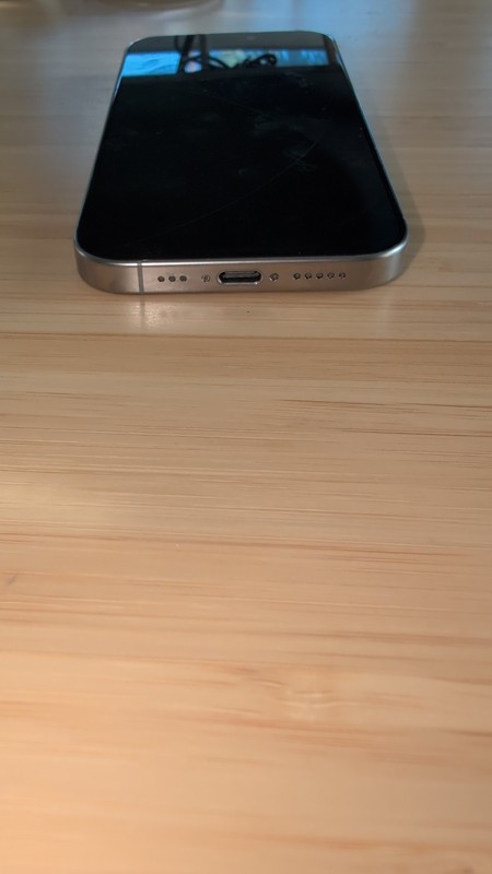 Apple iPhone 16 Pro - 256 GB - Natural Titanium (Unlocked) gallery