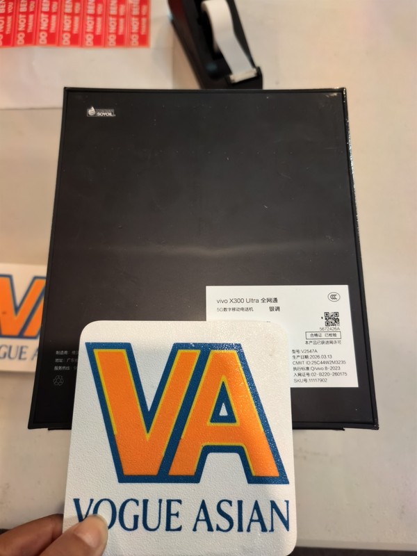 VIVO X300 Ultra 512GB 16GB White China Model Unlocked 5g Genuine USA Stock gallery