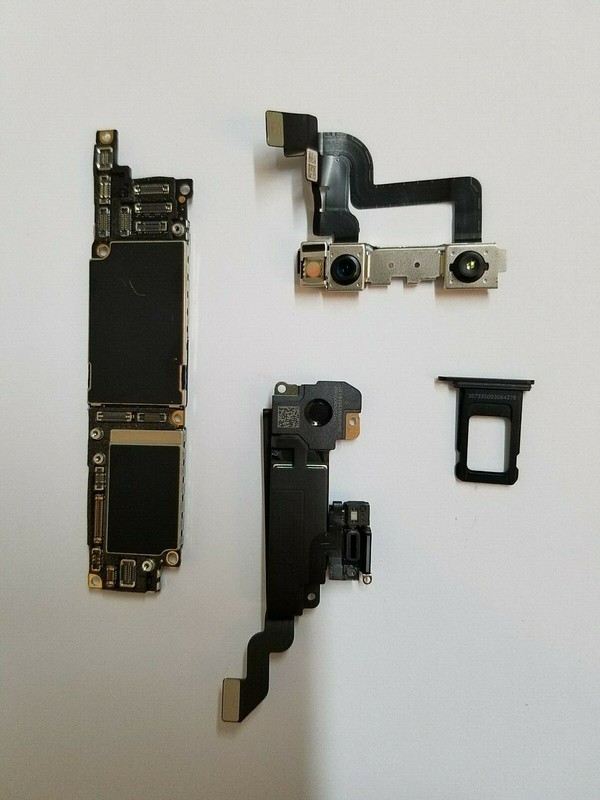 Apple iPhone XR 64GB 17.6 A1984 MT302LL/A Main Logic Motherboard Replacement