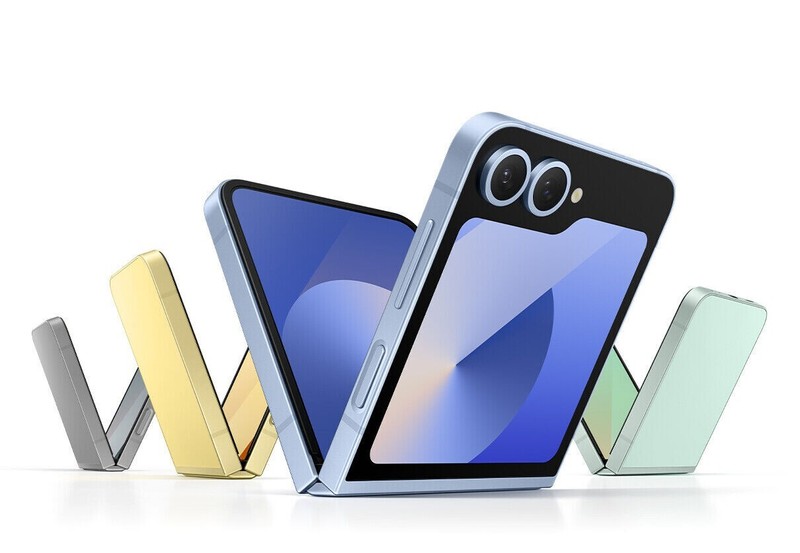 UNLOCKED for US Domestic Carriers Samsung Galaxy Z Flip 6 F741U 256GB - OPEN BOX gallery