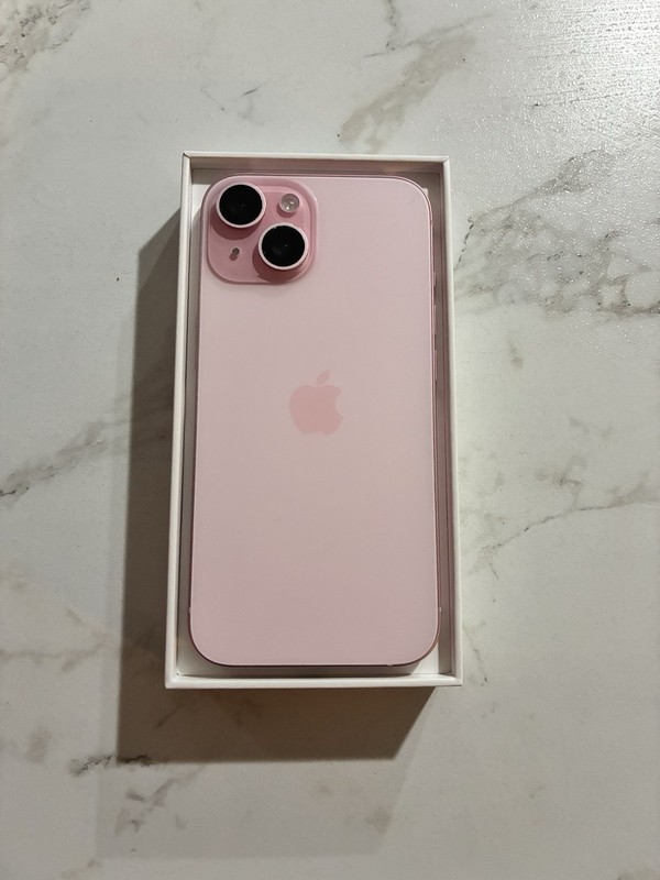 Apple iPhone 15 gallery