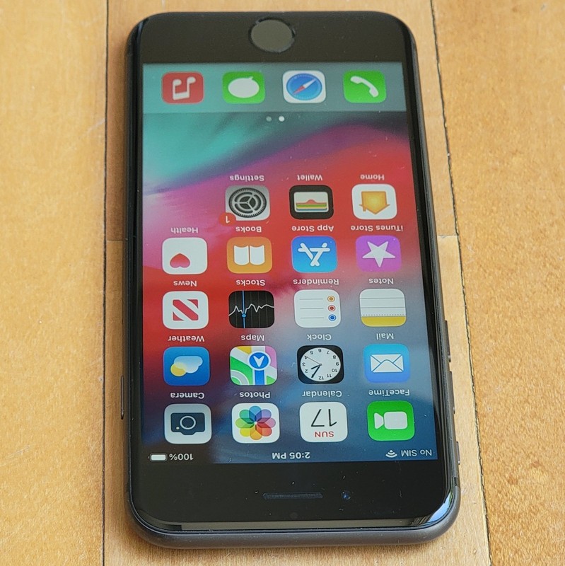 Apple iPhone 8 - 64 GB - Space Gray A1863 MQ722LL/A Battery 92% 16.7.16 gallery