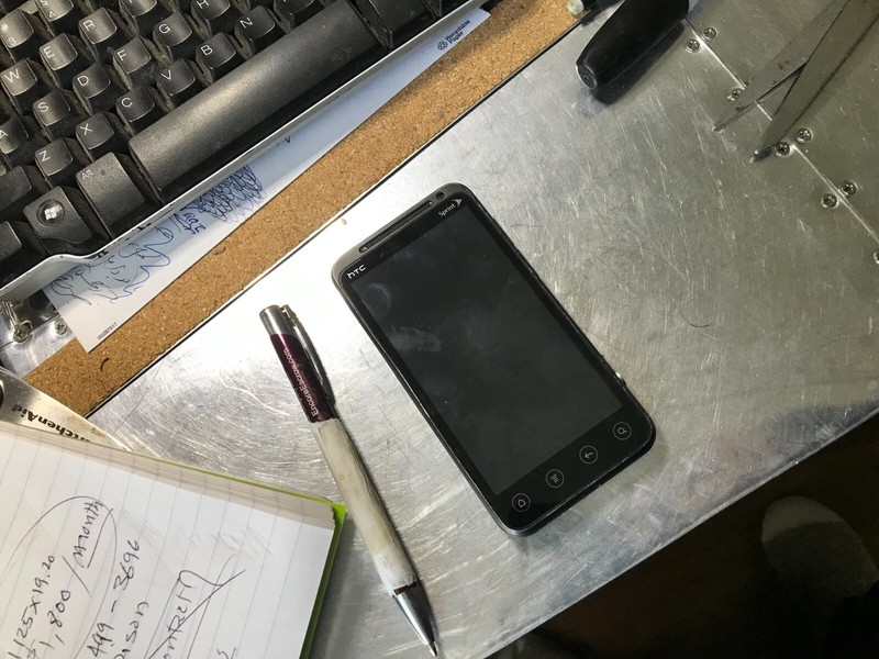 Sprint htc cell phone Without Charger for parts working unknown VINTAGE 2823