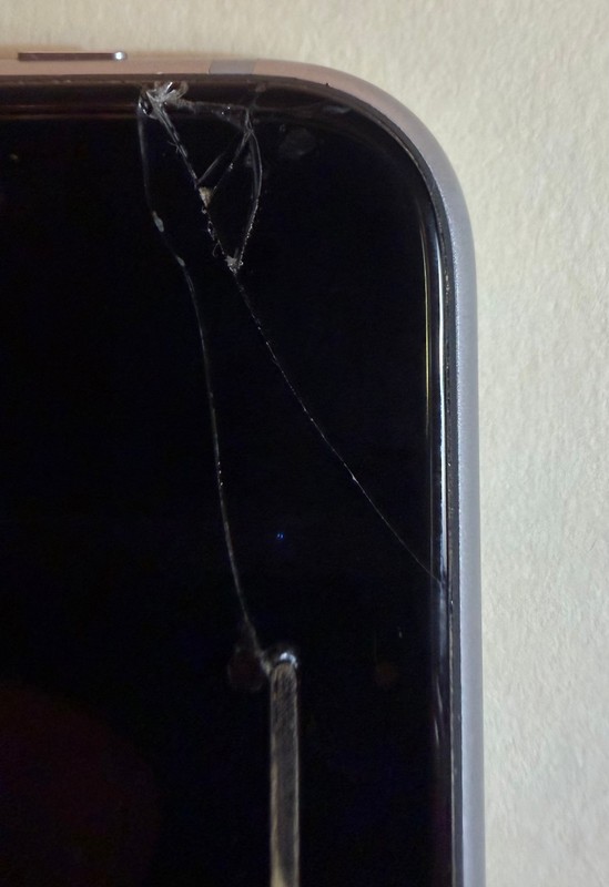 Apple iPhone 6s for parts or expert repair. Includes 6s box. gallery