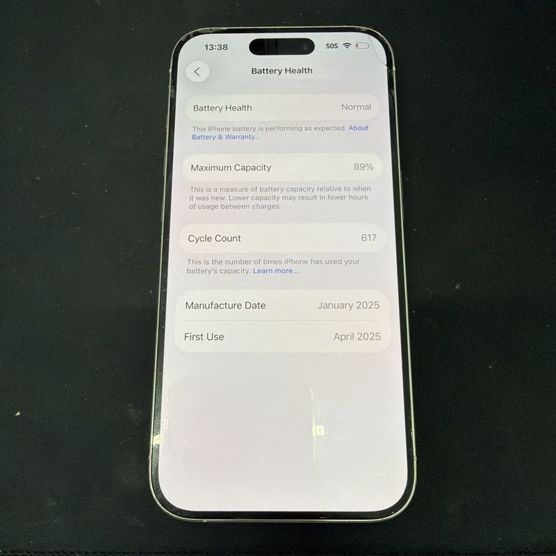 Apple iPhone 15 Pro – 128GB – White Titanium (Unlocked) Cracked Screen And Back