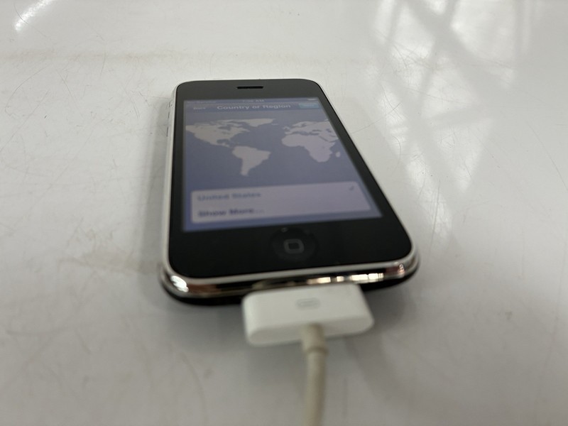 Apple iPhone 3GS - 8GB - Black (Unlocked) A1303 (GSM) gallery