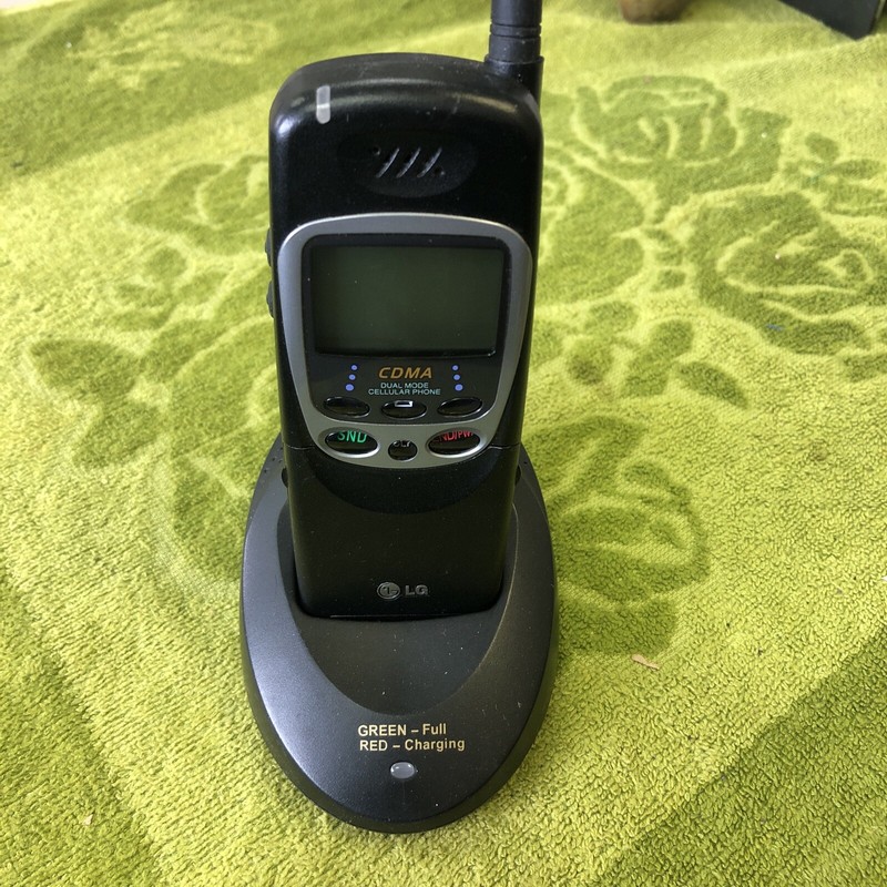 Vintage LG LGC-330W CDMA Digital Cellular Phone