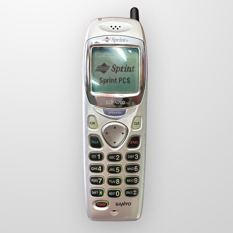 Sanyo SCP 4700 - Silver (Sprint) Cellular Phone Vintage gallery