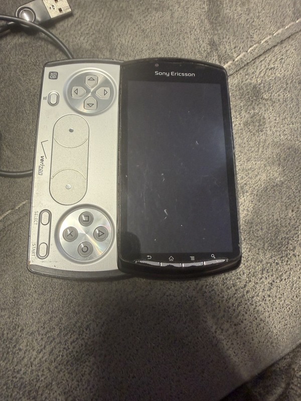 Sony Ericsson Xperia PLAY (R800x) Black (Verizon) Smartphone