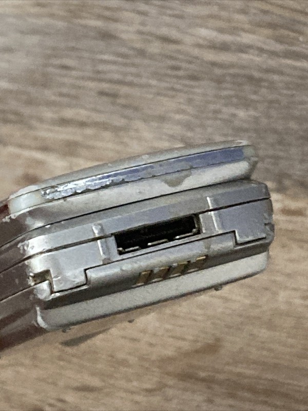 37.LG VX-3100 Untested / For Parts gallery