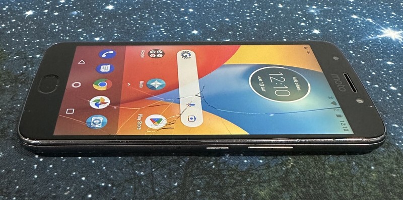 Motorola Moto E4 Plus XT1776 Sprint / 16GB - cracked glass - tested working gallery