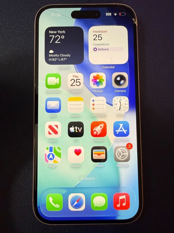 Apple iPhone 15 128GB Pink T-Mobile Cracked Screen Works Great Read
