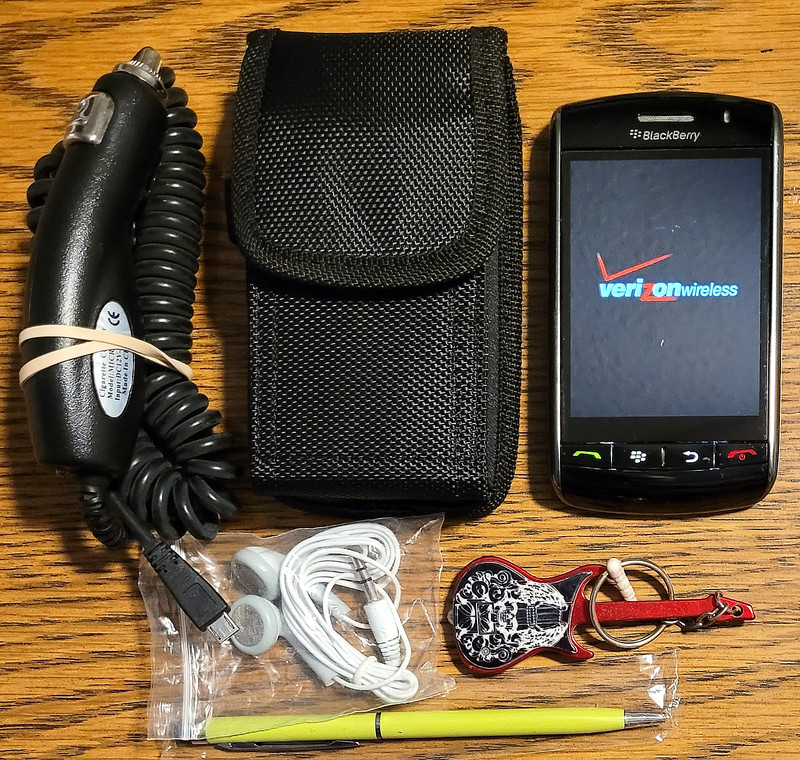 BlackBerry Storm 9530 - Black and Silver ( Verizon ) Rare Smartphone - Bundled