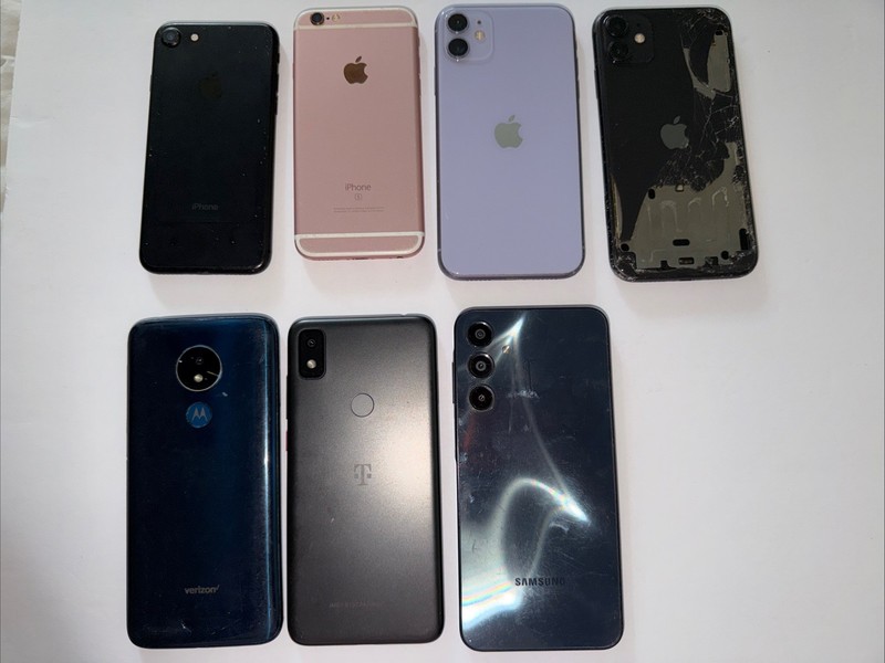 Lot of 7 Smartphones Apple iPhone Samsung Motorola AS-IS Parts Repair