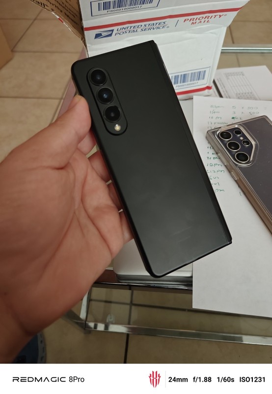 Samsung Galaxy Z Fold3 – 256 GB – Phantom Black (Demo)Only Wifi Read Description