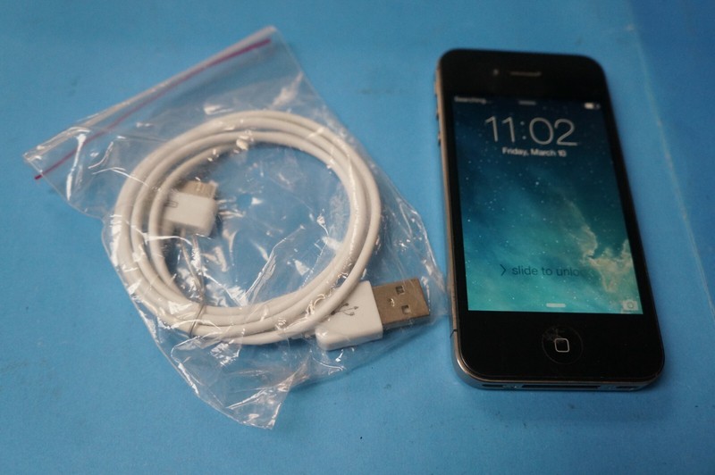 Apple iPhone 4 – 8GB – Black (Verizon) A1349 FREE BUNDLE & SHIPPING