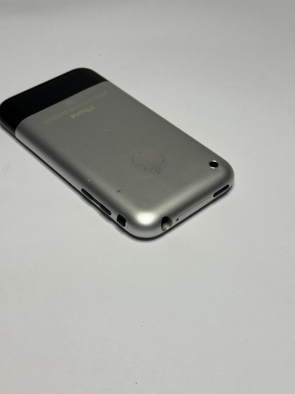 Apple iPhone 1st Generation - 8GB - Black A1203 (GSM) 2G MA712LL/A gallery