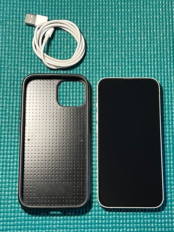 Apple iPhone 13 – 128GB – Starlight (Unlocked) A2482 (CDMA + GSM)