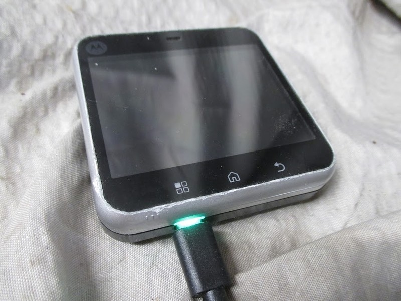 Motorola Flipout MB511 QWERTY Classic Smartphone | Works Great but Needs Battery