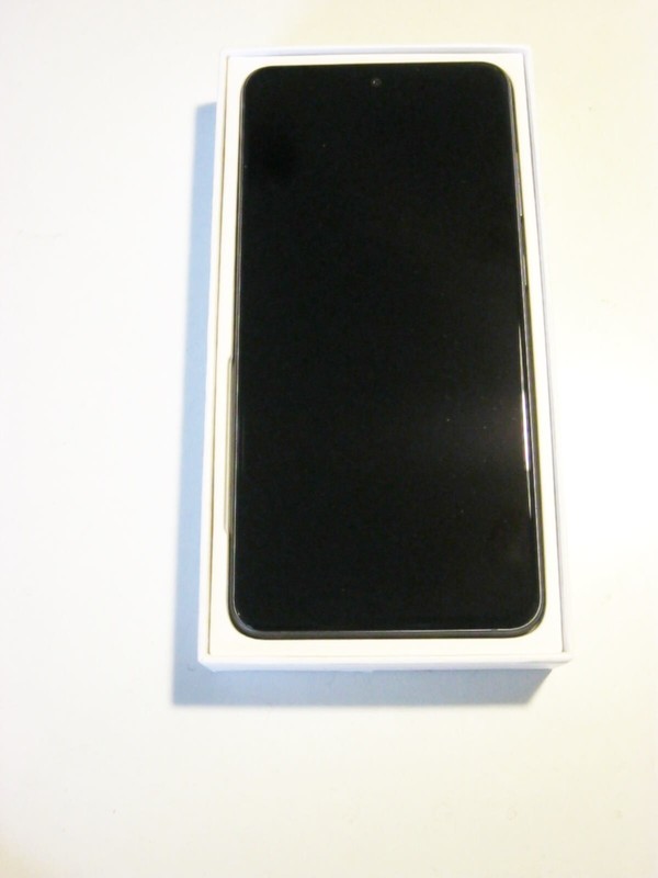 9/10 Unlocked Verizon 128gb Samsung S21 FE 5g gallery