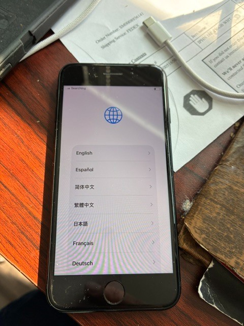 Apple iPhone SE 3rd Gen 64GB Midnight Unlocked No iCloud Lock Great Condition