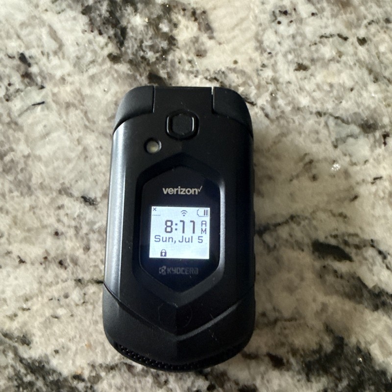 Kyocera DuraXV 4G LTE E4610 16GB Black Verizon RUGGED Flip Phone.