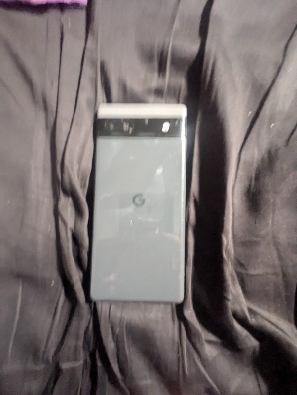 Google Pixel 6a – 128 GB – Gray (Unlocked) Bad LCD, Cracked Glass On cam