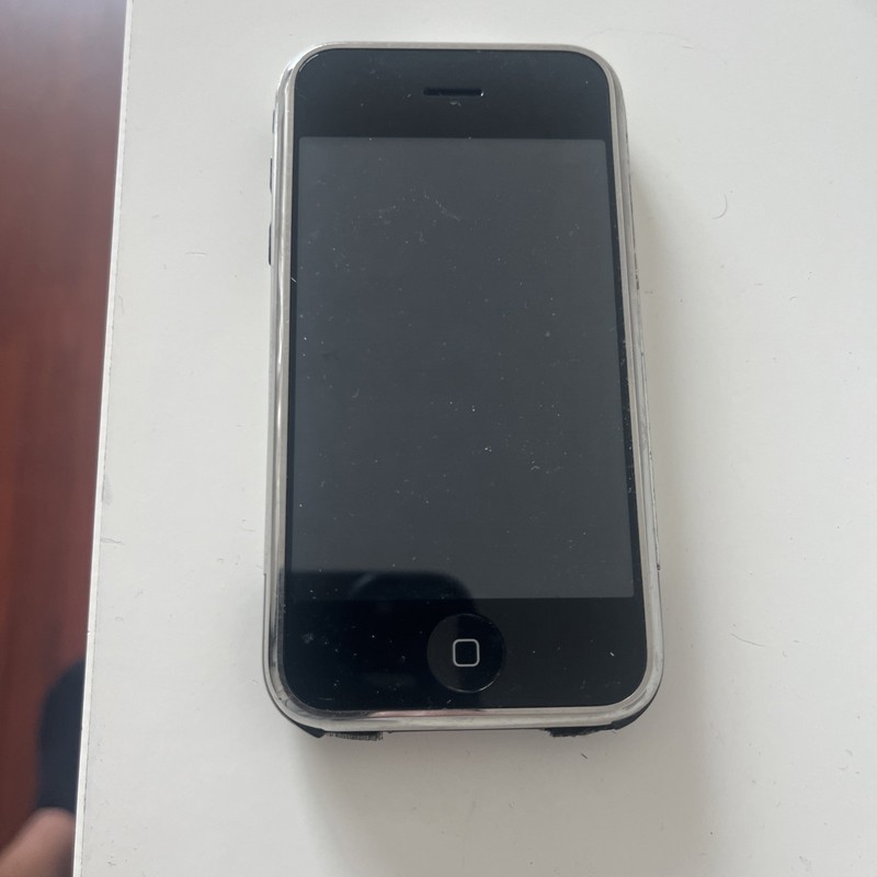 Apple iPhone 1st Generation – 8GB Black A1203 (GSM) 2G MA712LL/A