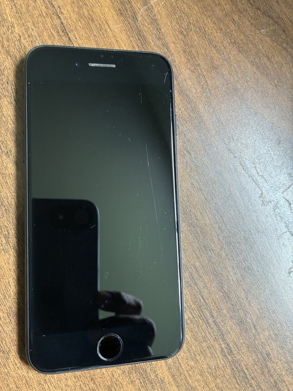 iPhone 7 – Locked to Bell Mobility – 84% battery life