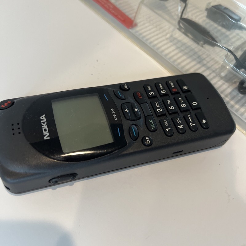Nokia 2170 - Very Rare - For Collectors - Batt Dead W/ Vintage Headset! gallery