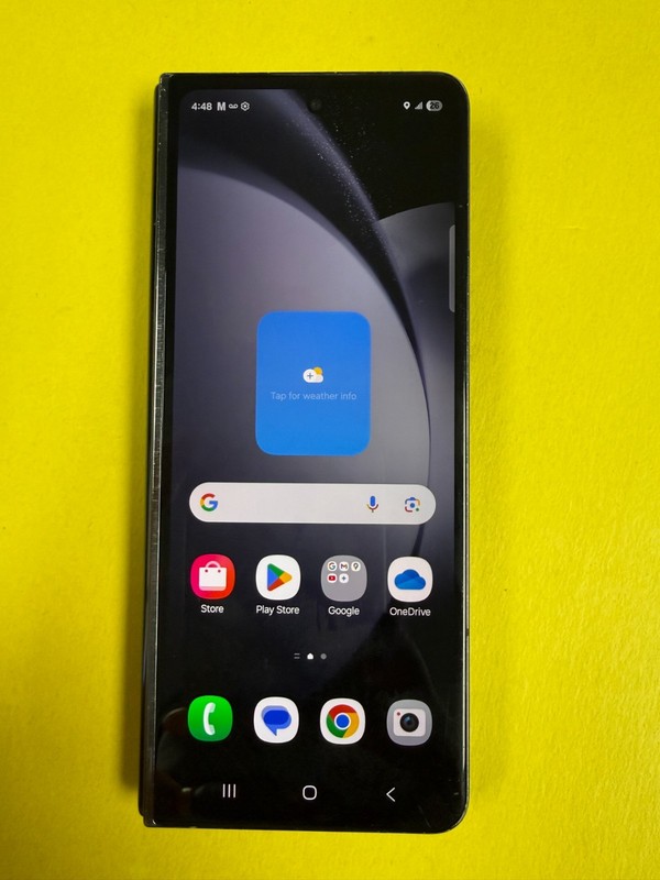 Samsung Galaxy Z Fold 5 – 256GB – Black (Unlocked) – LCD Black Spot