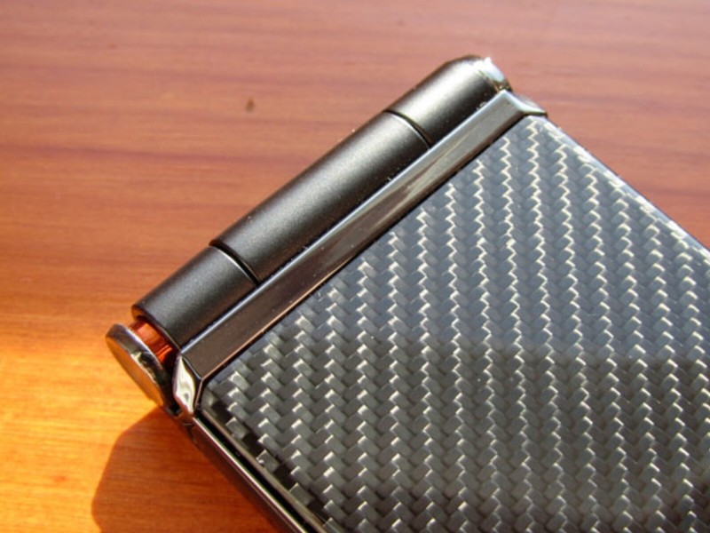 RARE F-04D CARBON STYLE series NTTドコモ FLIP PHONE 13MP Full HD Unlocked (Japan) gallery