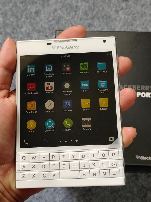 BlackBerry Passport Q30 White 32GB Facroty UNLOCKED Keyboard Smartphone S+ gallery