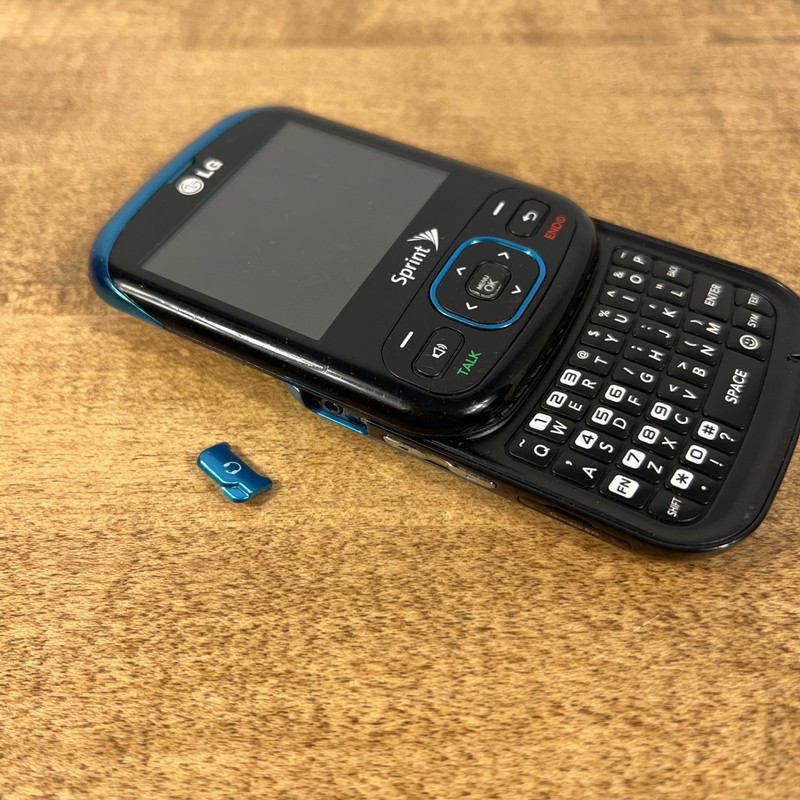 LG Remarq LN240 2.4" LCD Bluetooth Sprint Cellular Slider Cell Phone Turquoise gallery