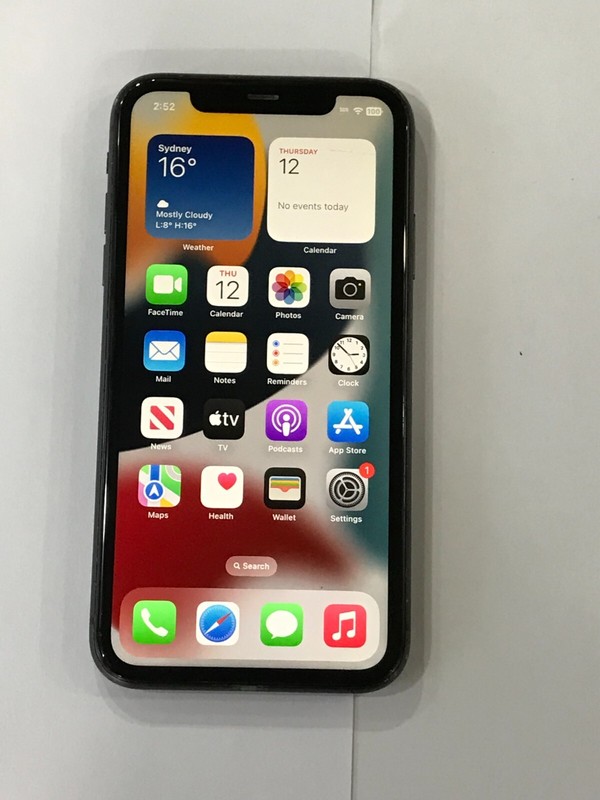 APPLE IPHONE 11 64GB IN BLACK (MWLT2X/A) UNLOCKED – READ DESCRIPTION !
