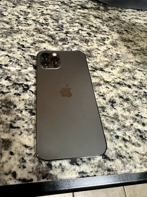 Apple iPhone 12 Pro – 128GB – Graphite (unlocked) Used Great Condition
