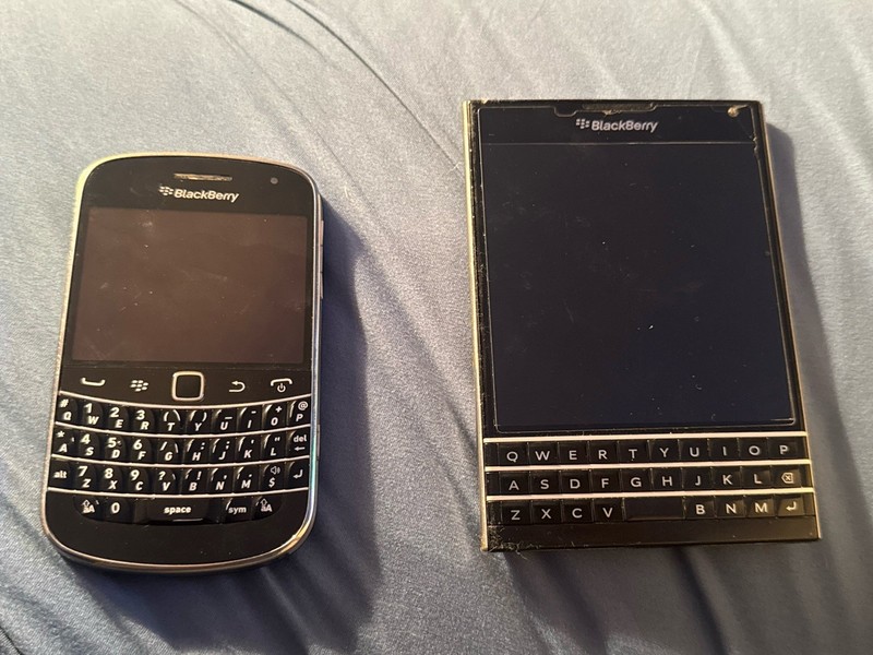 BlackBerry Passport Q30 (SQW100-1) & Blackberry Bold 9900 Lot AS IS