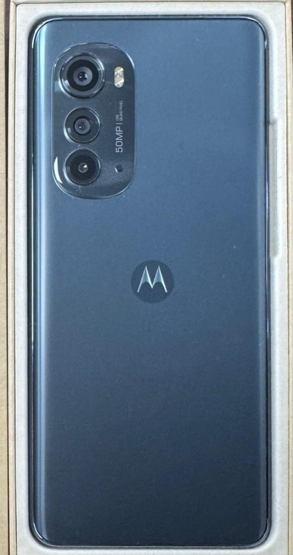 Open Box 9/10 – Motorola Moto Edge 5G 2022 (256GB) XT2205 (Unlocked)