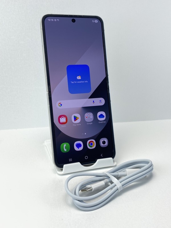 Samsung Galaxy Z Flip6 SM-F741U1 256GB White Unlocked phone Clean IMEI