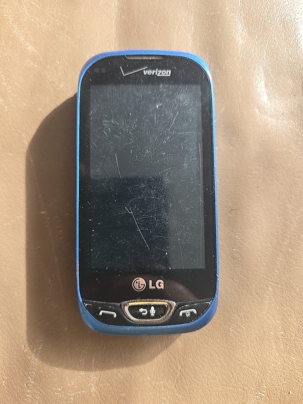 LG Extravert 2 VN280 – Blue (Verizon) Cellular Phone – PARTS ONLY