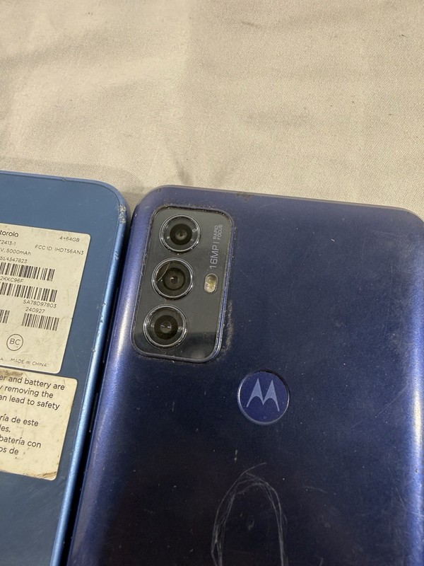 Motorola Lot of 5 Android OS Bar Style Smartphones For Parts Or Repair gallery