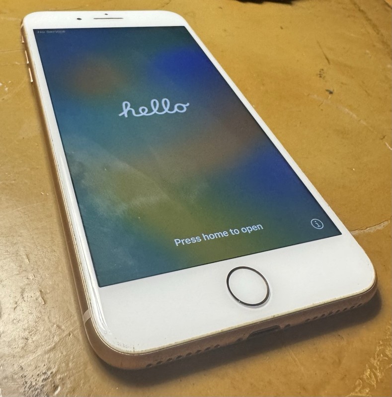 Apple iPhone 8 Plus MQ9C2LL/A Gold 256GB iOS 12MP Dual Camera Bar Phone