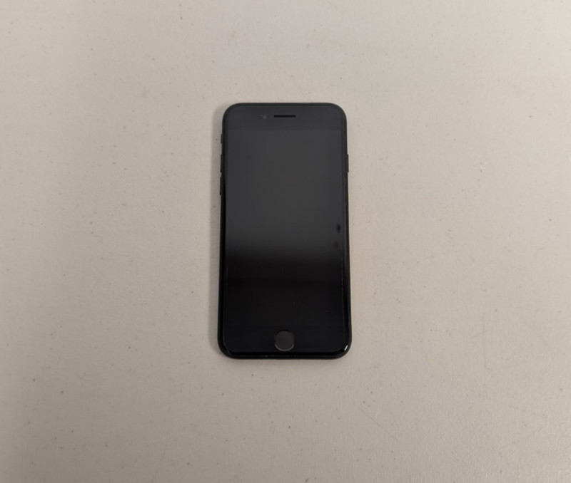 Apple iPhone 7 A1778 Unlocked 32GB Black Great Shape